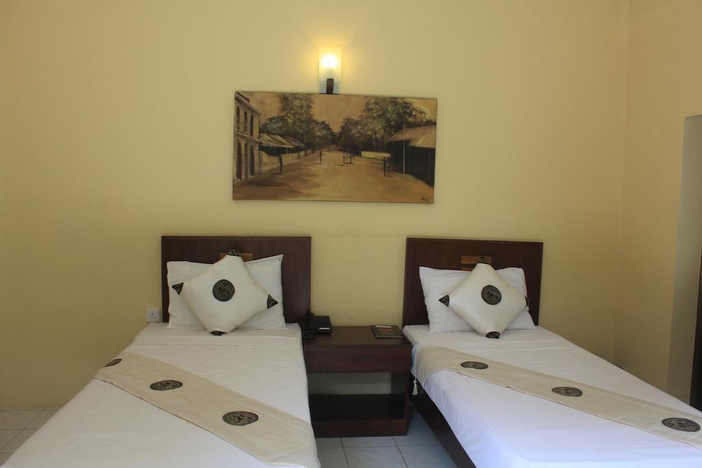 Grand 7 Hotel Thalawathugoda Talawatugoda Extérieur photo