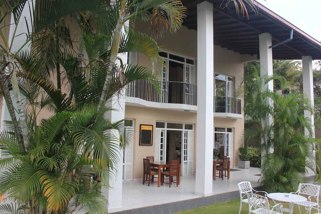 Grand 7 Hotel Thalawathugoda Talawatugoda Extérieur photo