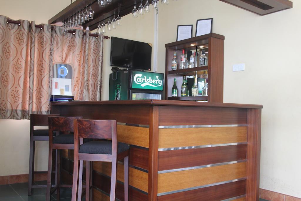 Grand 7 Hotel Thalawathugoda Talawatugoda Extérieur photo