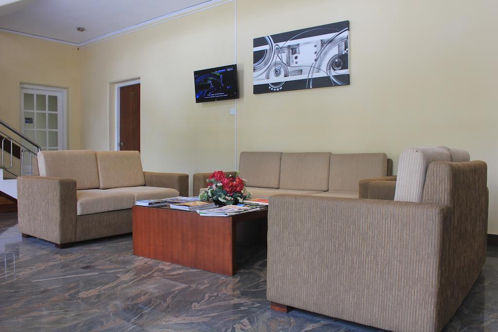 Grand 7 Hotel Thalawathugoda Talawatugoda Extérieur photo