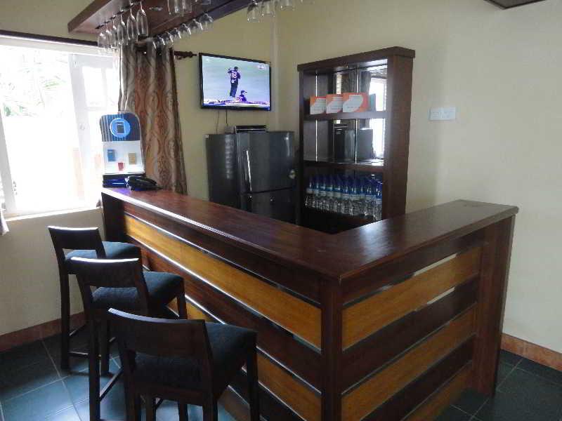 Grand 7 Hotel Thalawathugoda Talawatugoda Extérieur photo