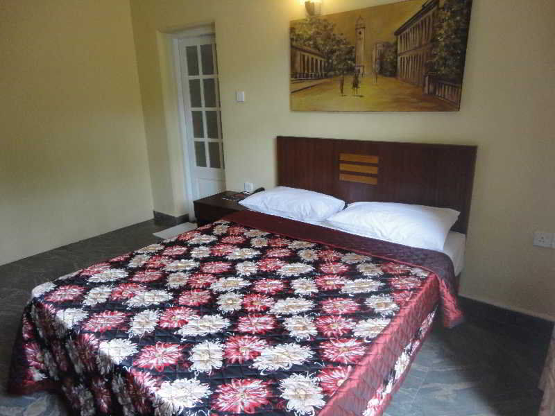 Grand 7 Hotel Thalawathugoda Talawatugoda Extérieur photo